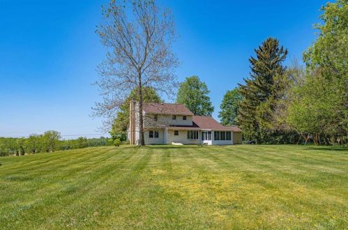 1943 Klines Mill Rd, Breinigsville PA  18031-2230 exterior