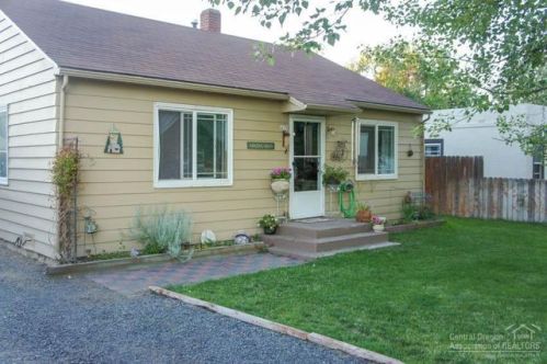 635 12 St, Eagle Crest OR  97756-1679 exterior