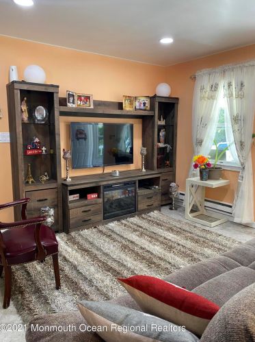 515 Laurel St, Berkeley Township NJ  08721-2619 exterior