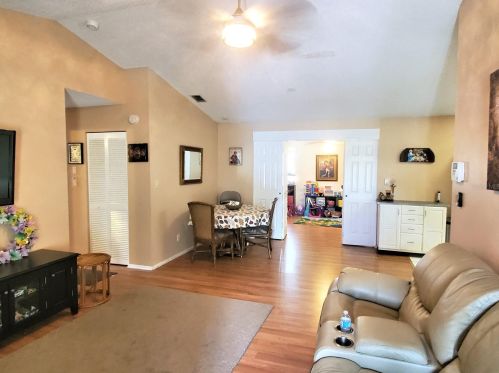 1109 Mandarin Dr, Tarpon Springs, FL 34691-6708