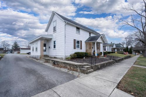721 Temple St, Washington Ch, OH 43160-1539