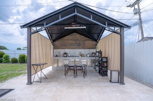 15 Leeland Hts Blvd, Lehigh Acres FL 33936-6431 exterior