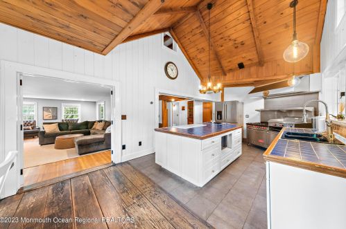 904 Sycamore Ave, Tinton Falls NJ 07724-3132 exterior