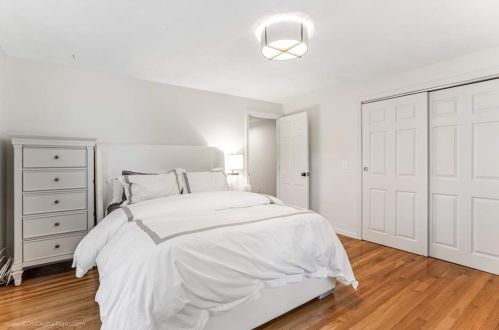 311 Middle Rd, Warwick RI  02818-2807 exterior