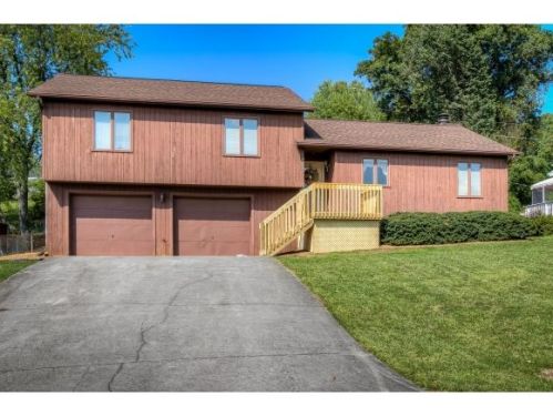 921 Starling Dr, Kingsport, TN 37660-1167