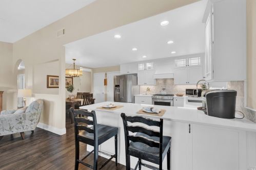 1000 Woodridge Dr, Vacaville CA  95687-6440 exterior