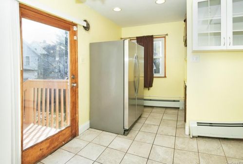 10 Royce Ave, Middletown NY  10940-4709 exterior
