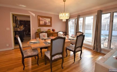 26 Elmwood Ter, Elmwood Park NJ  07407-1729 exterior