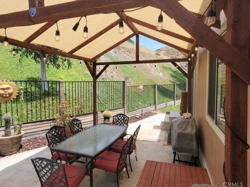 20077 Summit View Ct, Santa Clarita CA  91351-5709 exterior