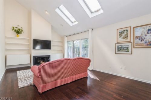 11 Poplar Ln, Morristown NJ  07960-6769 exterior