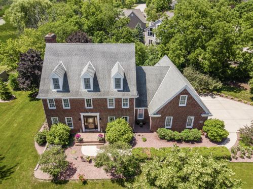 13085 Woodfield Ln, Waukesha, WI 53151-8084
