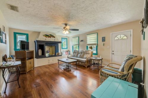 5261 7th Ave, Saint Petersburg, FL 33710-6501