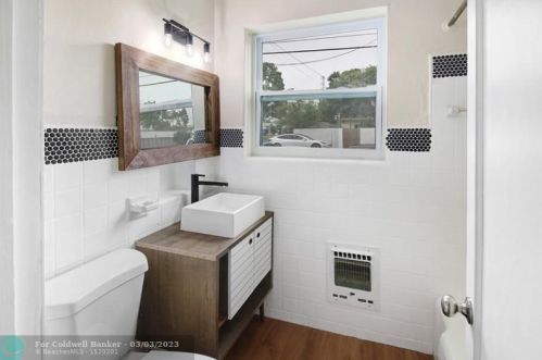 1602 17 Ave, Hollywood FL 33020-2814 exterior