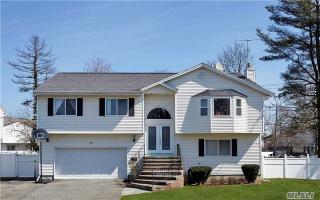 9 Miller Rd, Hicksville NY  11801-1806 exterior