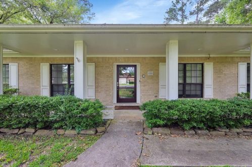 580 Melmont St, Conroe TX  77302-3116 exterior