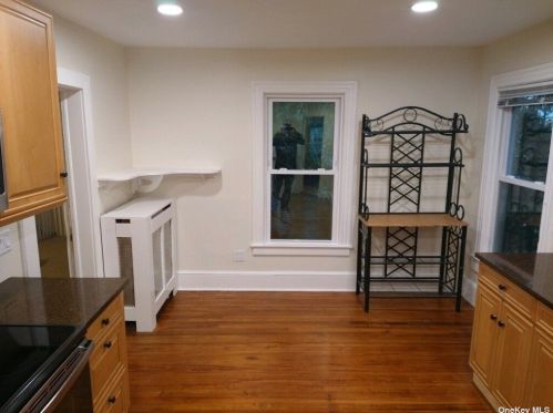 53 Old Dock Rd, San Remo NY  11754-2613 exterior