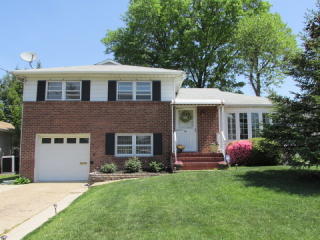 14 Dixon Dr, Woodbridge, NJ 07095-2103