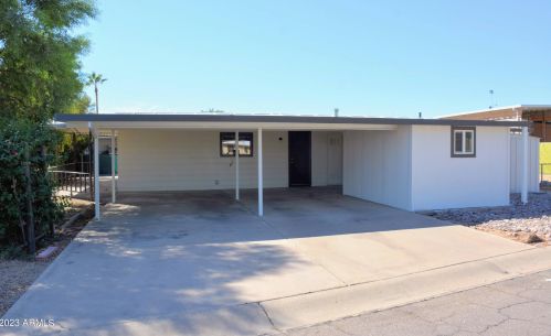 526 Charleston Ave, Phoenix AZ  85022-1531 exterior