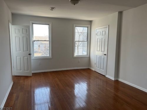 54 2 St, Newark NJ 07107-3106 exterior