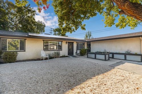 856 Sunset Dr, Redlands CA  92373-6938 exterior