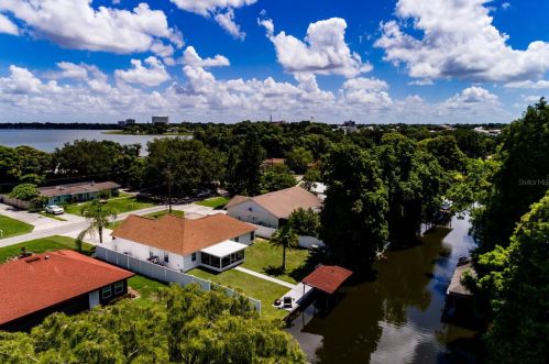 1426 Avenue H, Winter Haven FL  33881-4353 exterior