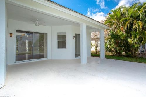 824 Grand Rpd Blvd, Naples FL 34120-4429 exterior