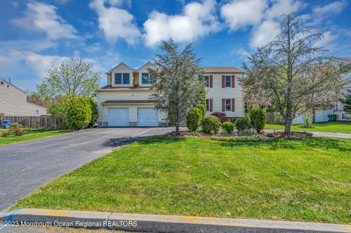 1013 Woodlane Rd, Jackson Twp NJ  08527-1555 exterior