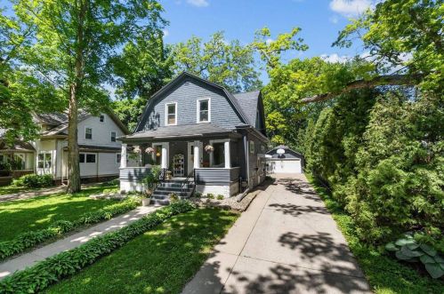 1014 Clay St, Green Bay, WI 54301-3124