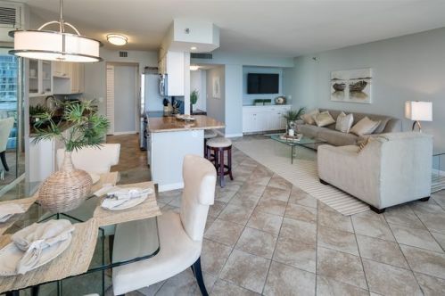 1750 Avenida Del Mundo, San Diego CA  92118-3051 exterior