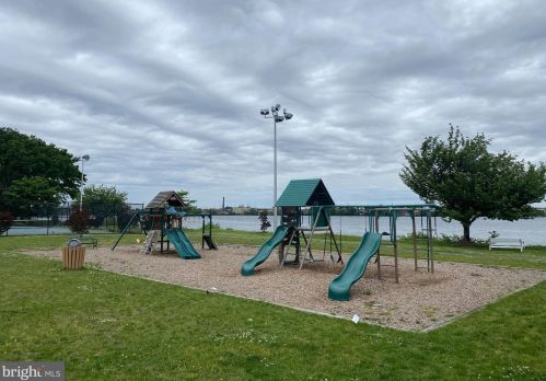 2037 Harbour Dr, Palmyra NJ  08065-1117 exterior