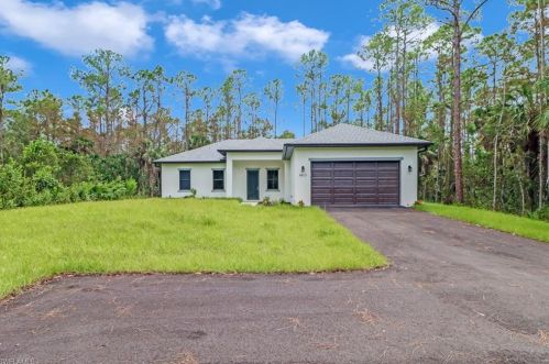 3649 39th Ave, Naples, FL 34120-7573