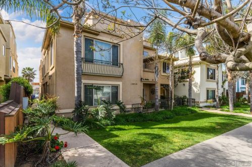 1125 Felspar St, San Diego, CA 92109-2925