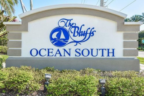 401 Seas Dr, Jupiter FL  33477-1129 exterior