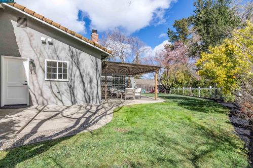 124 Greenbrook Ct, Danville CA  94526-5251 exterior