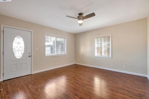 1575 D St, Hayward, CA 94541-4318