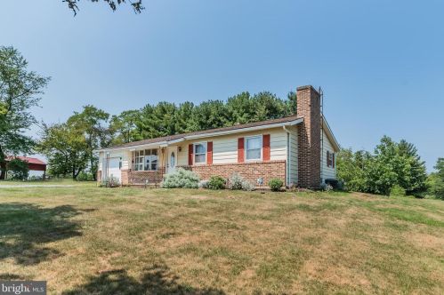 19 Fairview Rd, North Newton, PA 17241-9303