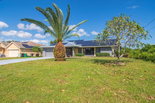 111 Glenwood Dr, Fort Pierce, FL 34984-5034