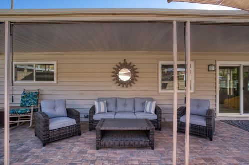 70 Santa Monica St, Palm Springs CA  92264-5257 exterior