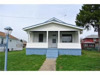 709 Bank St, Uhrichsville, OH 44683-2213