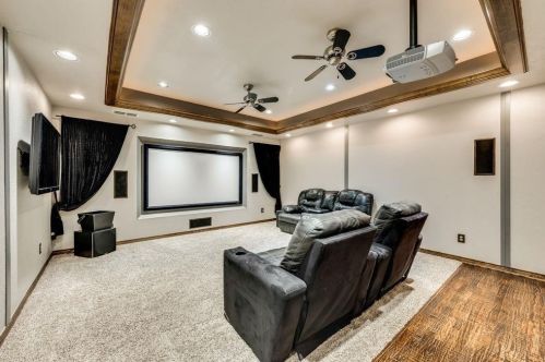 9427 Vis Cir, Irving TX  75063-5064 exterior