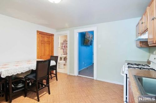 162 Summer Ave, Newark NJ  07104-2614 exterior