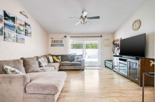 27242 Cabrera Ave, Santa Clarita, CA 91350-2126