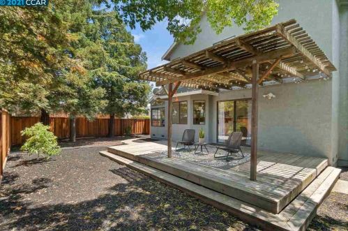 2649 Wellington Ct, Concord CA  94520-1124 exterior