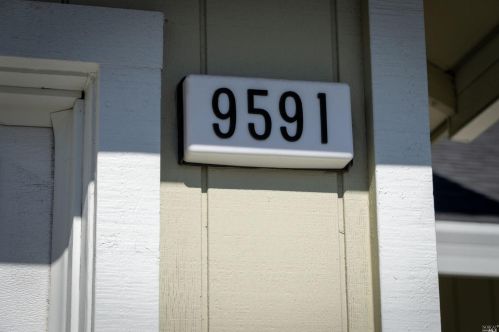 9591 Kristine Way, Windsor CA  95492-8889 exterior