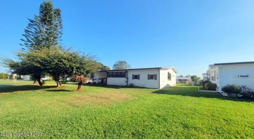 1214 Paurotis Dr, Sebastian FL  32976-7053 exterior