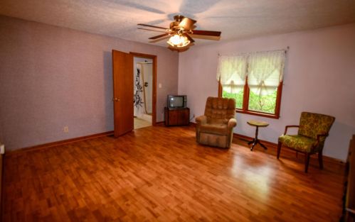 326 Blagrove St, Richwood OH  43344-1015 exterior