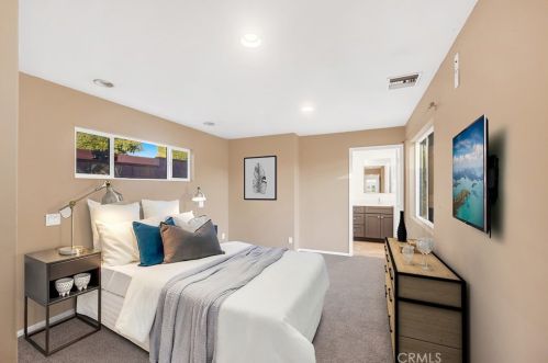 6450 Aldea Ave, Van Nuys CA  91406-5401 exterior