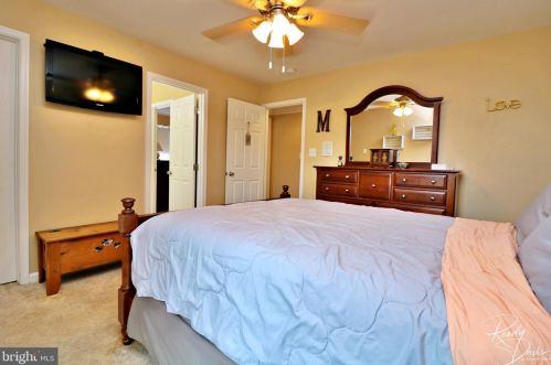 320 Stephen Ct, Charles Town WV  25414-4126 exterior