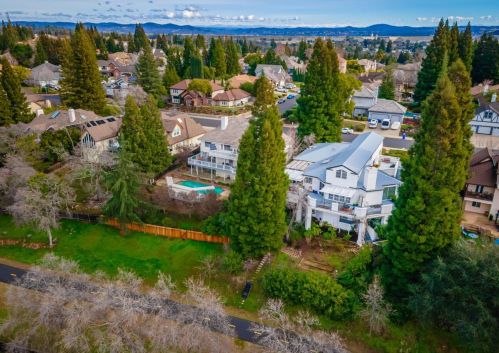 221 Cascade Fls Dr, Folsom CA 95630-1575 exterior