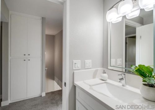 4168 Genesee Ave, San Diego CA  92111-2716 exterior